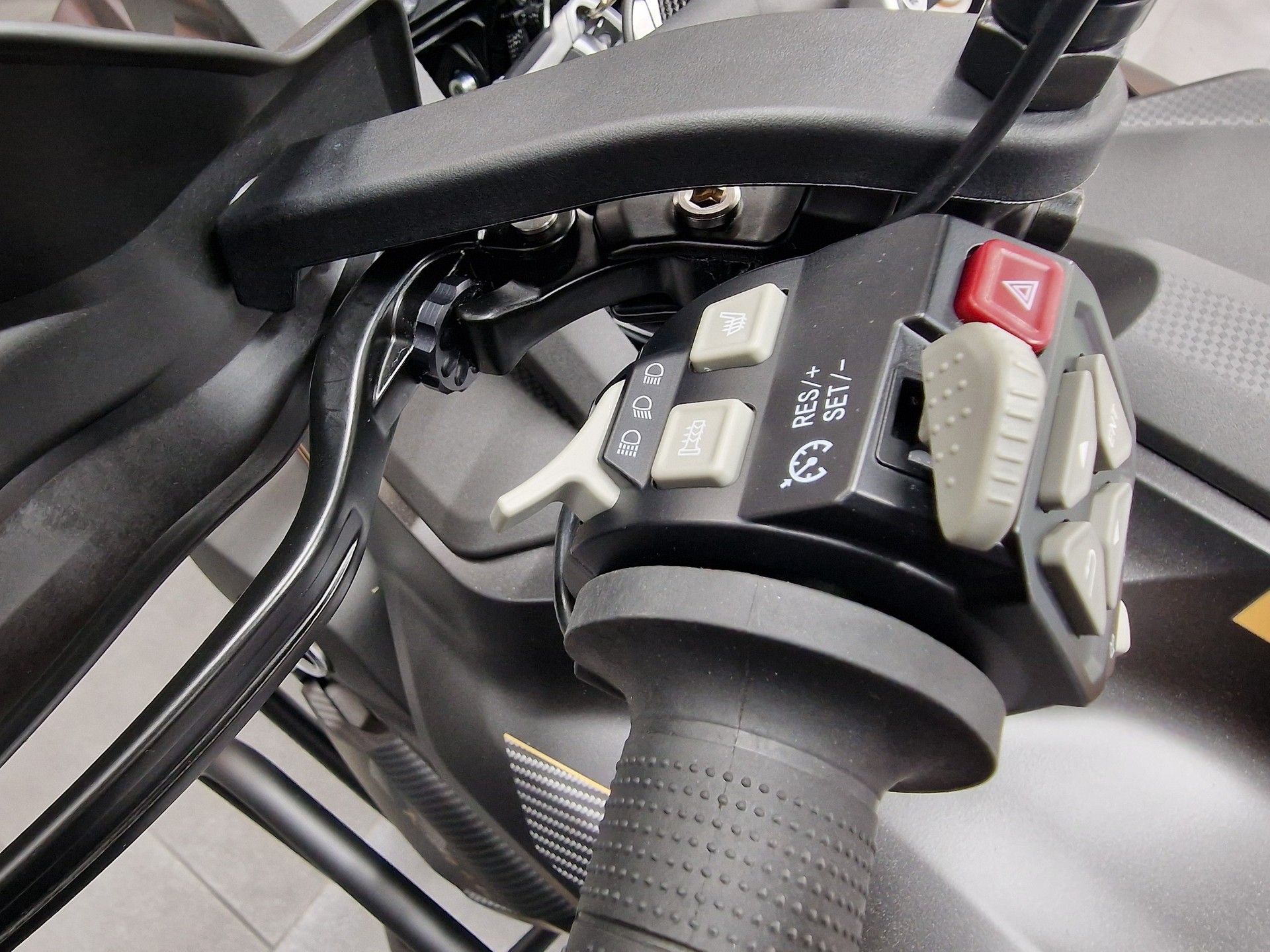 VOGE DS 900 X Black Knight-image-6
