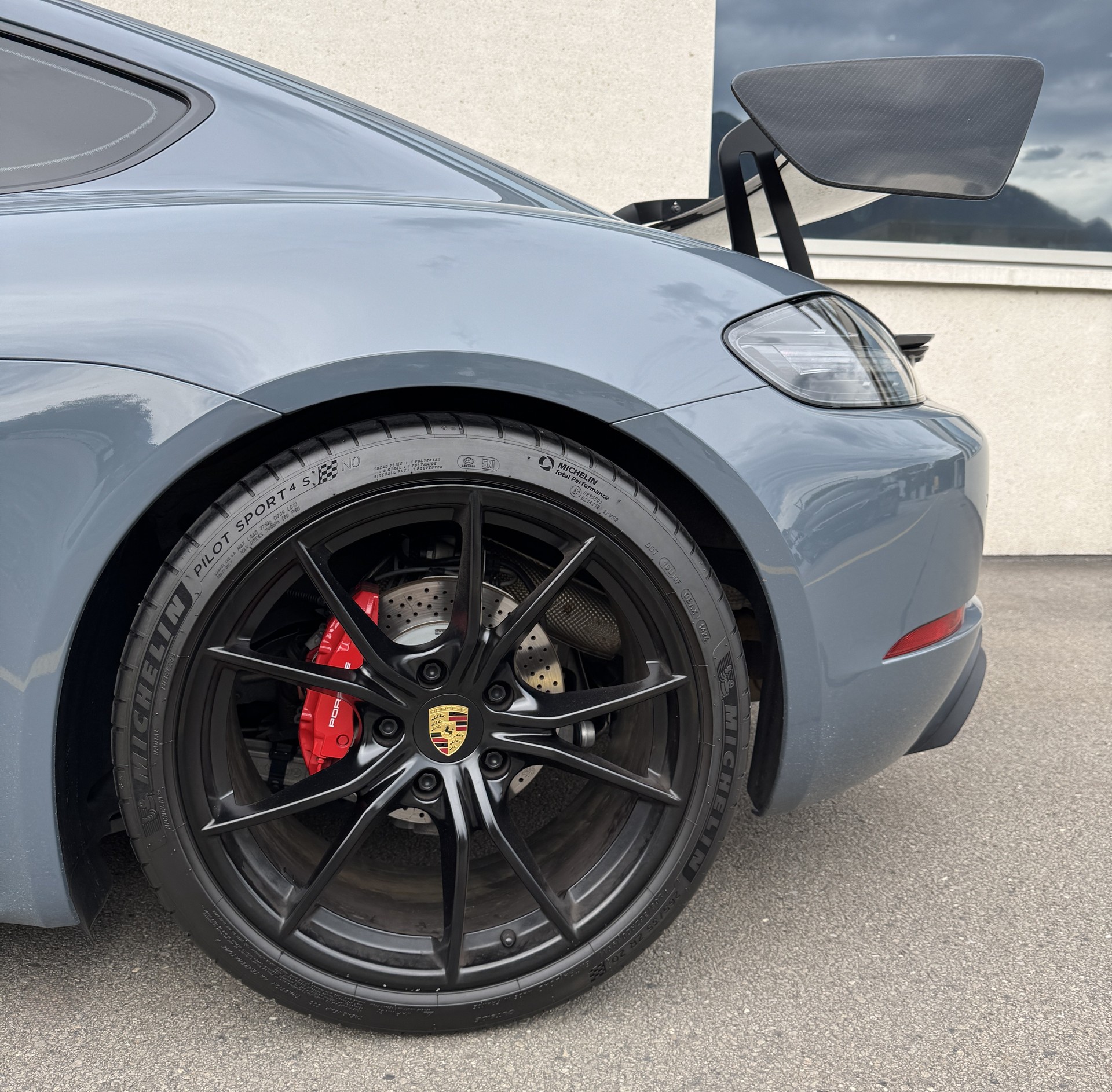 PORSCHE 718 Cayman GTS Graphitblau 2.5 [ Handgeschaltet ] [ Carbon Heckspoiler DTC Gutachten ]-image-15