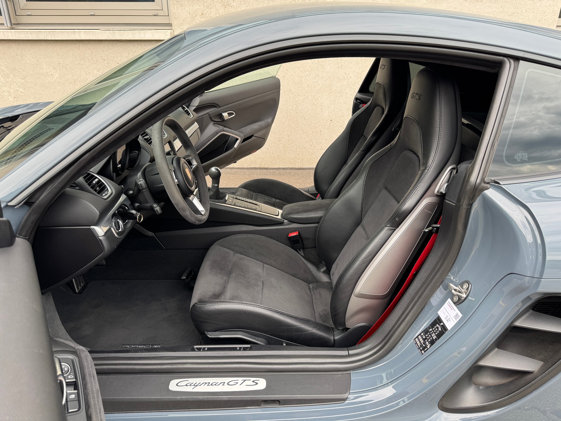 PORSCHE 718 Cayman GTS Graphitblau 2.5 [ Handgeschaltet ] [ Carbon Heckspoiler DTC Gutachten ]-image-5