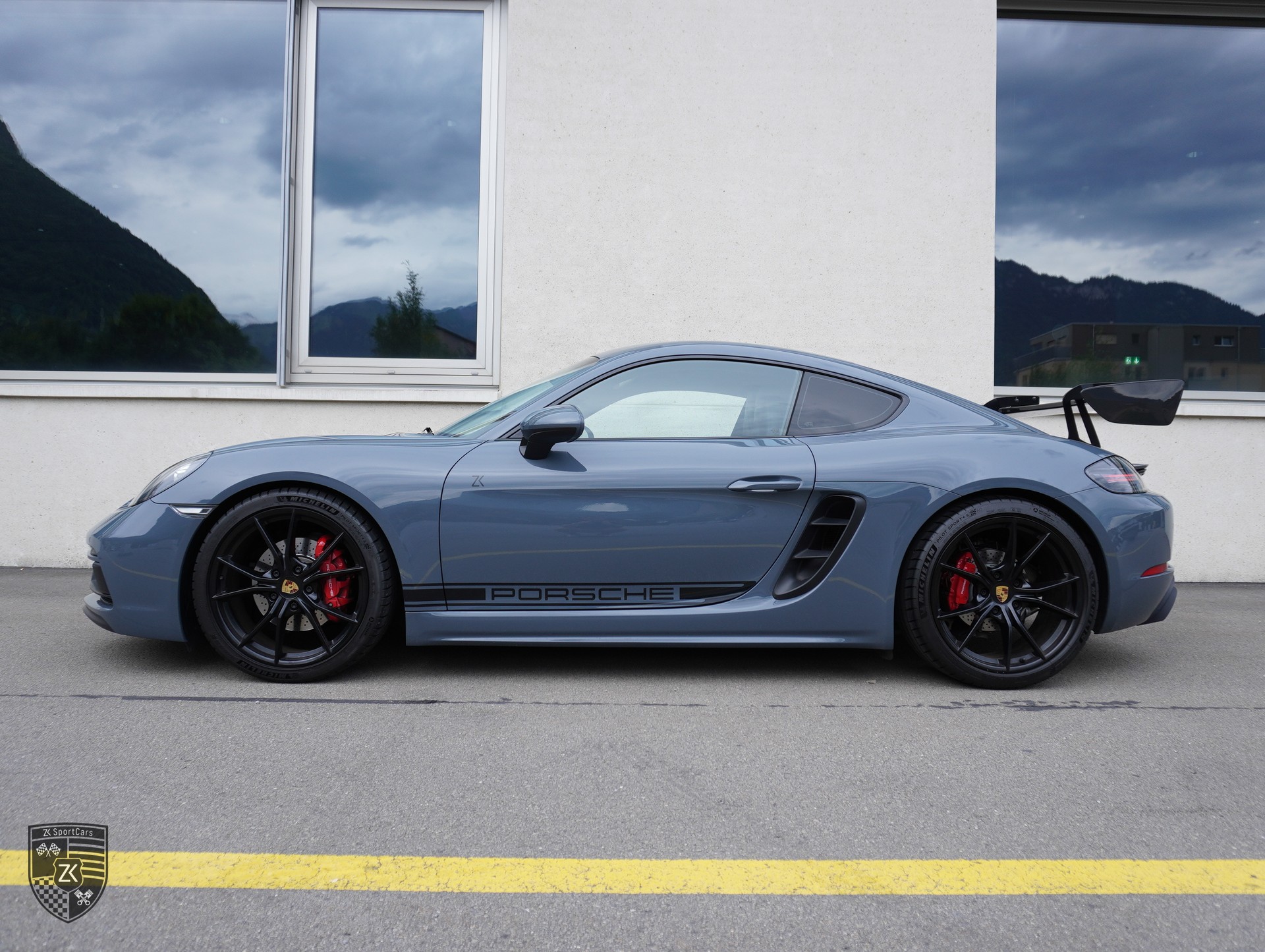 PORSCHE 718 Cayman GTS Graphitblau 2.5 [ Handgeschaltet ] [ Carbon Heckspoiler DTC Gutachten ]-showroom-element-2