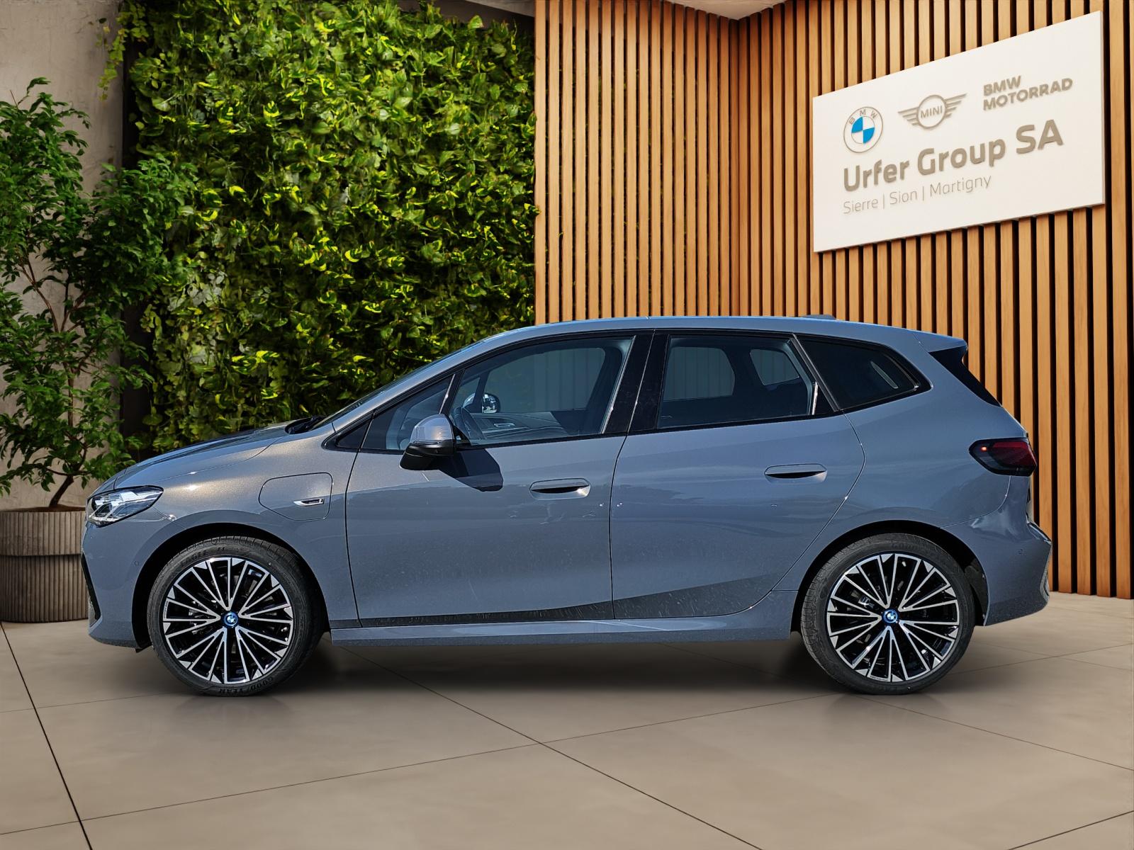 BMW 🆕 230e xDrive Active Tourer (CH)⛽+🔌-image-2