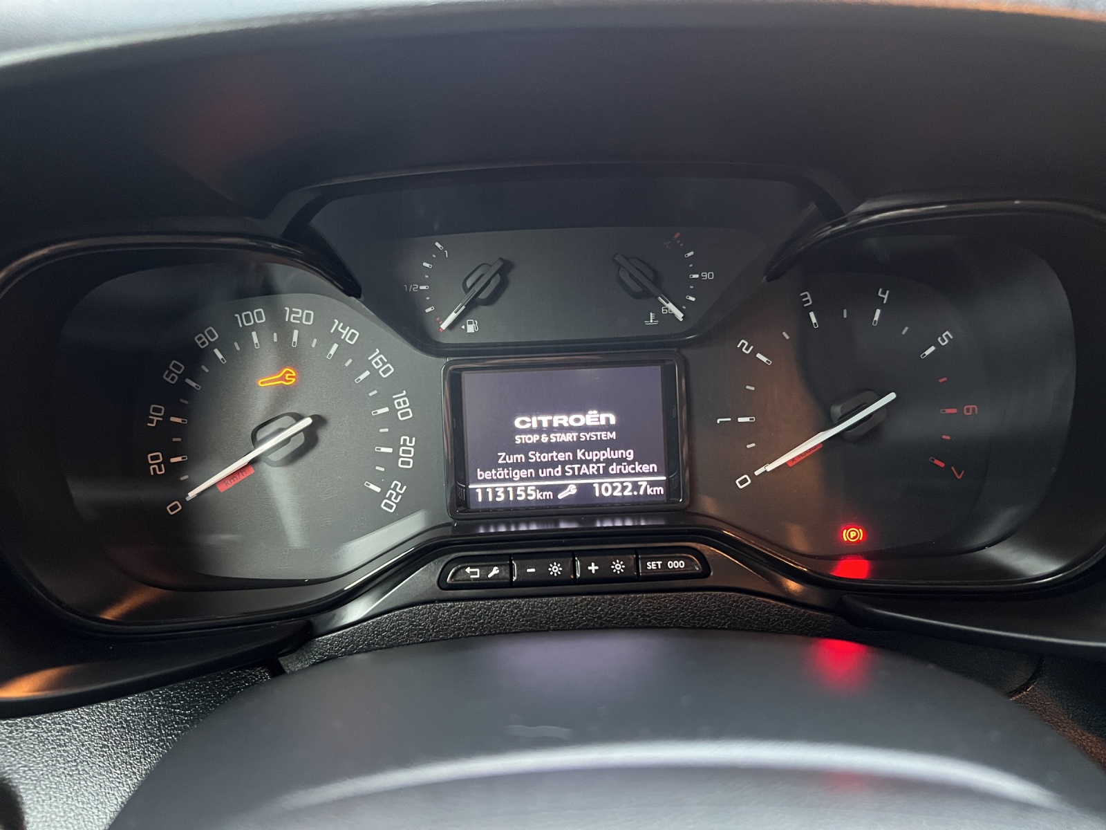 CITROEN Berlingo 1.5 BlueHDi Live Pack-image-21