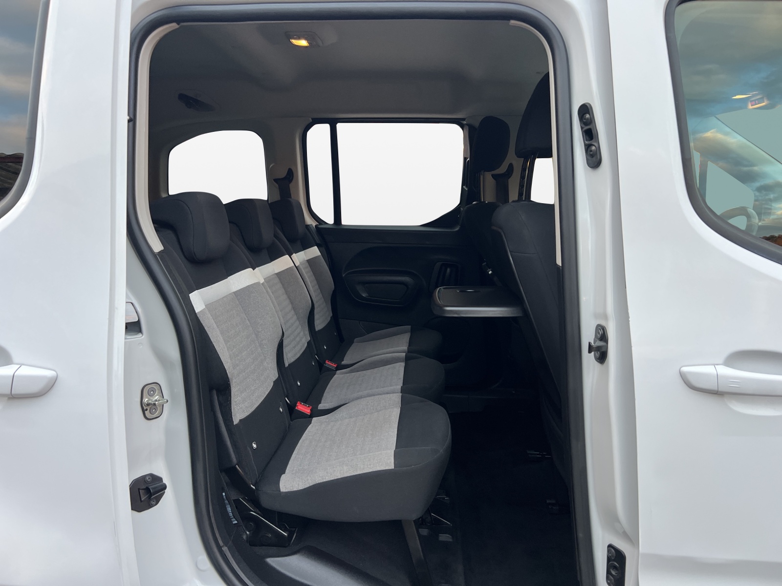 CITROEN Berlingo 1.5 BlueHDi Live Pack-image-18