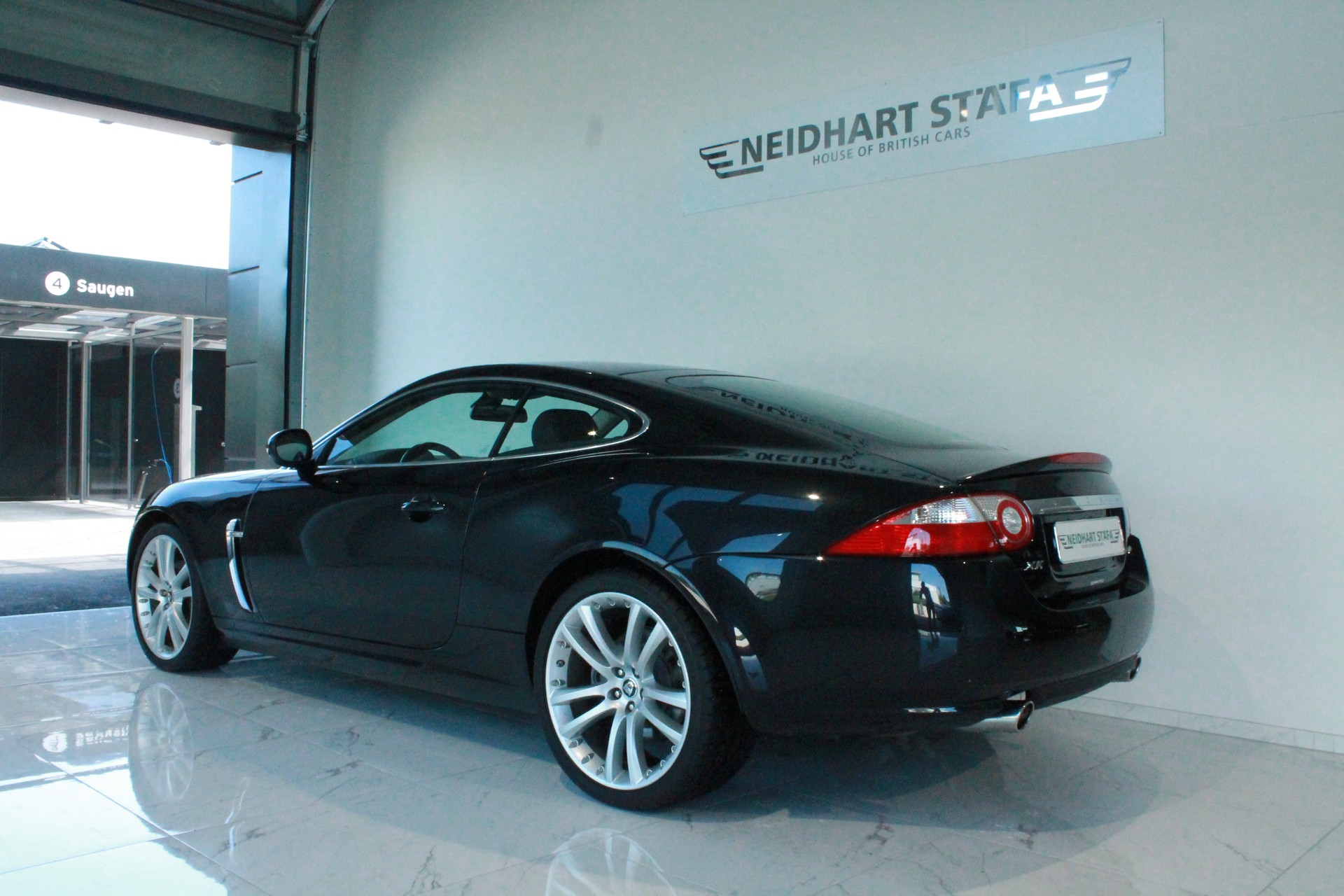 JAGUAR XK 4.2 V8 Automatic-image-2