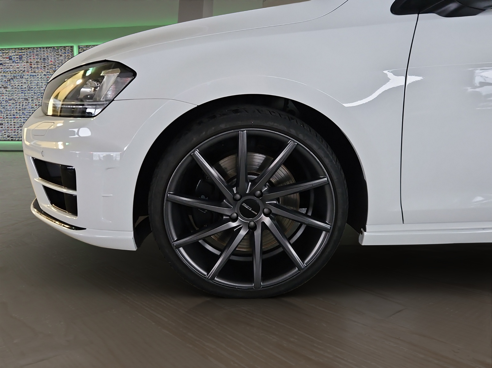 VW Golf Variant 2.0 TSI R 4 Motion DSG-image-5