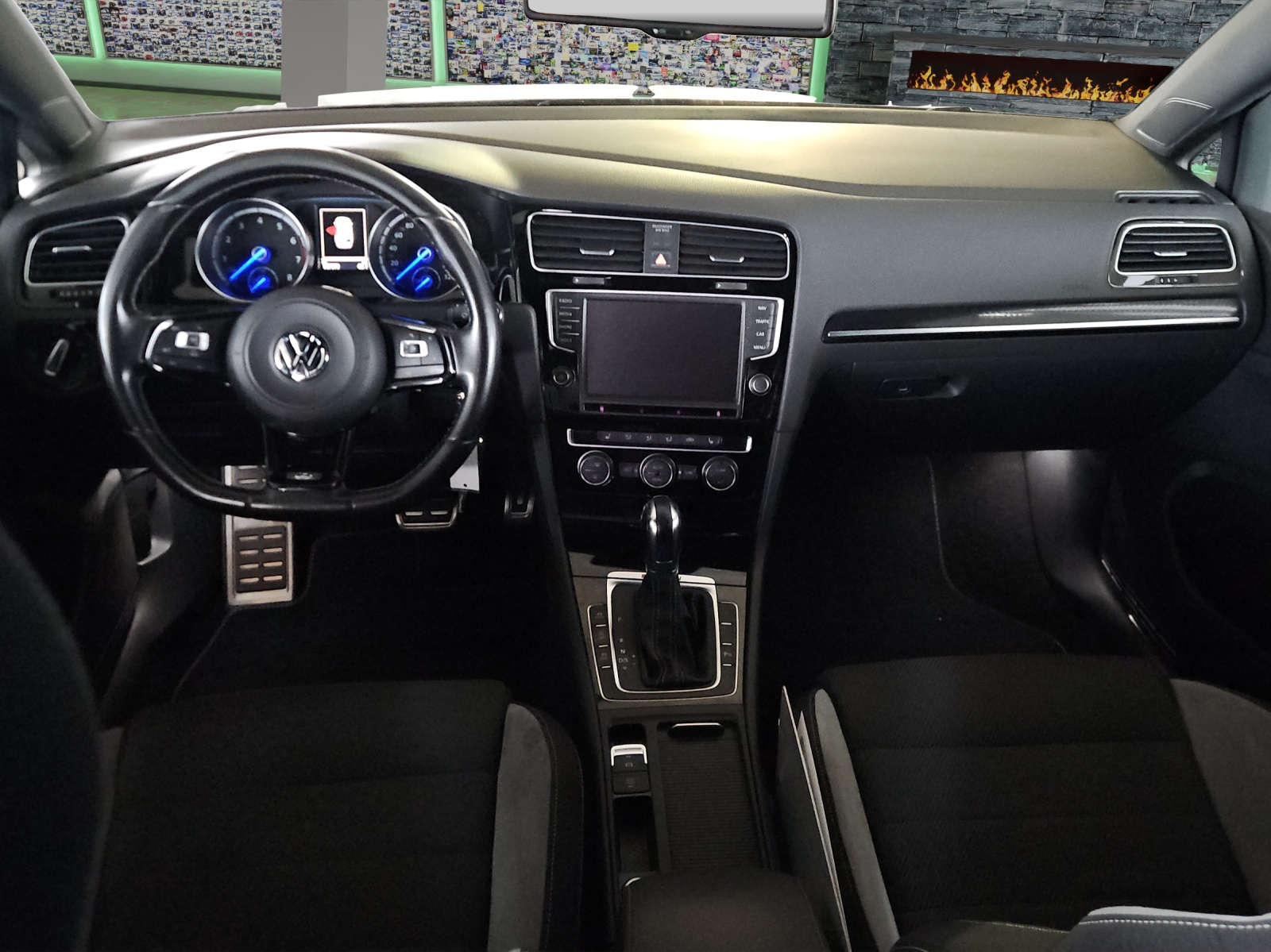 VW Golf Variant 2.0 TSI R 4 Motion DSG-image-7