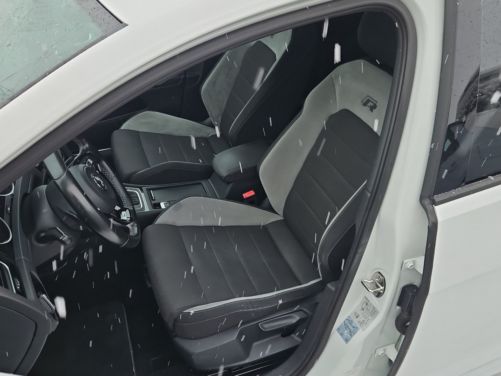VW Golf Variant 2.0 TSI R 4 Motion DSG-image-8
