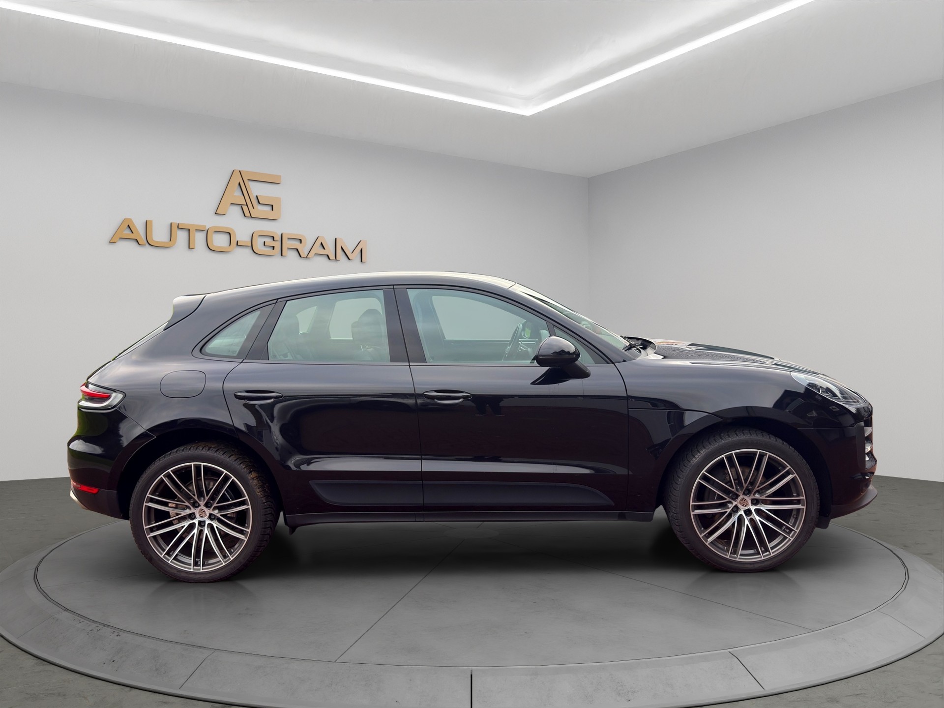 PORSCHE Macan PDK-image-5