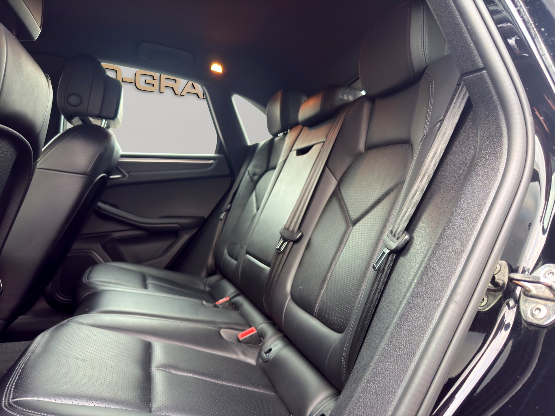 PORSCHE Macan PDK-image-21