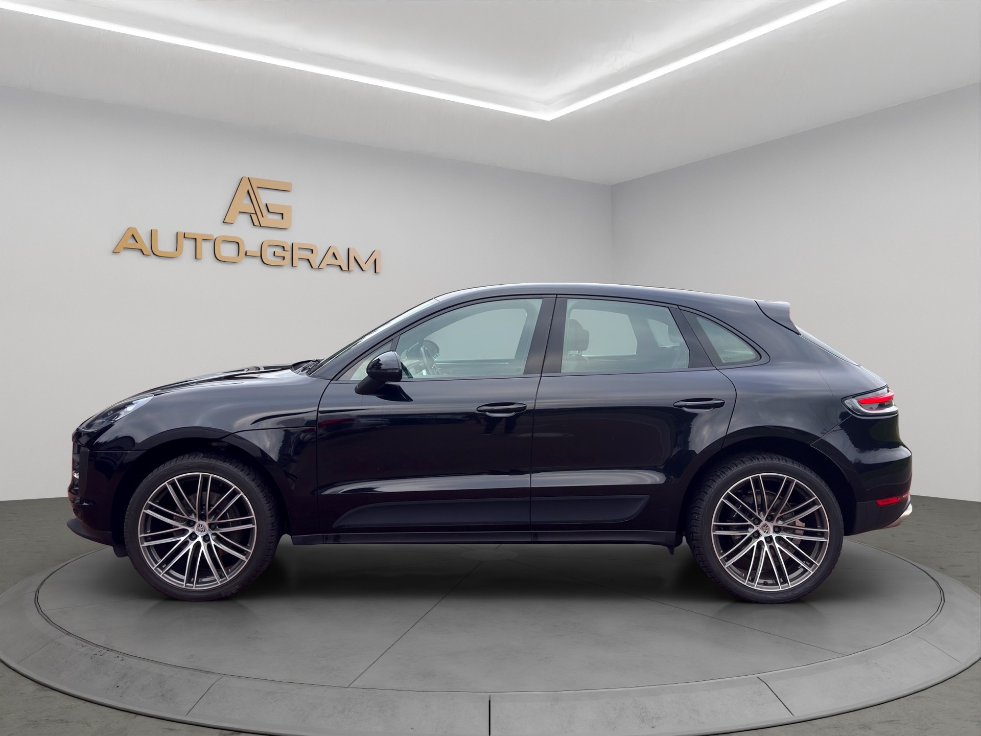 PORSCHE Macan PDK-image-1