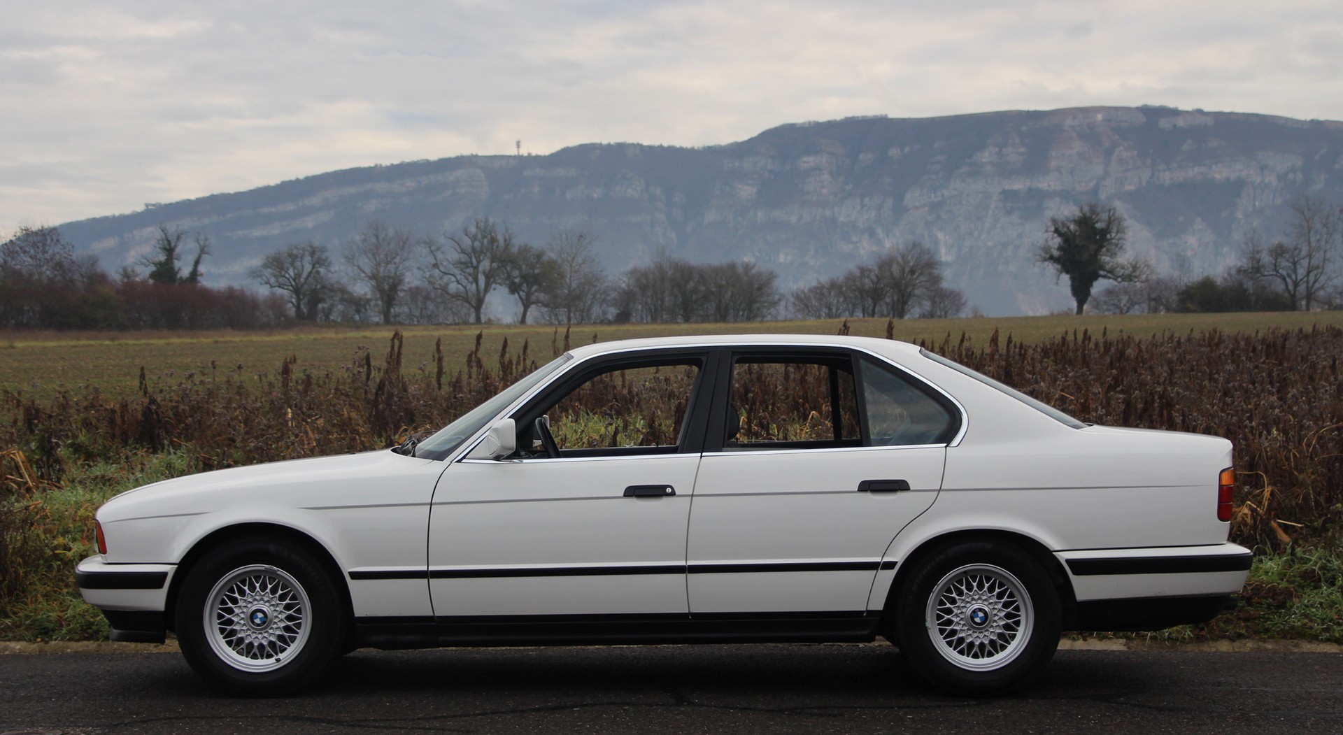 BMW 525i A-image-22