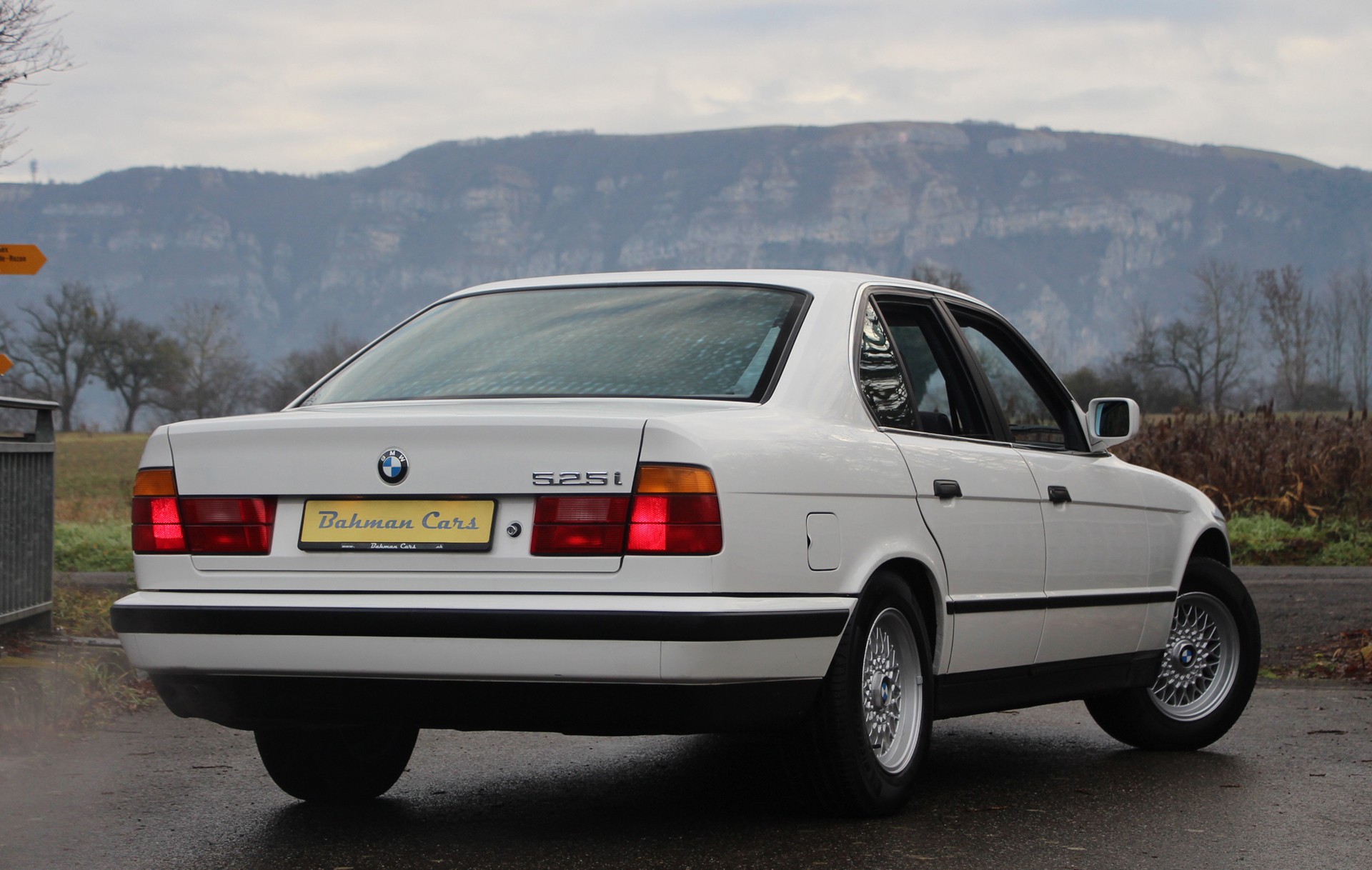 BMW 525i A-image-31