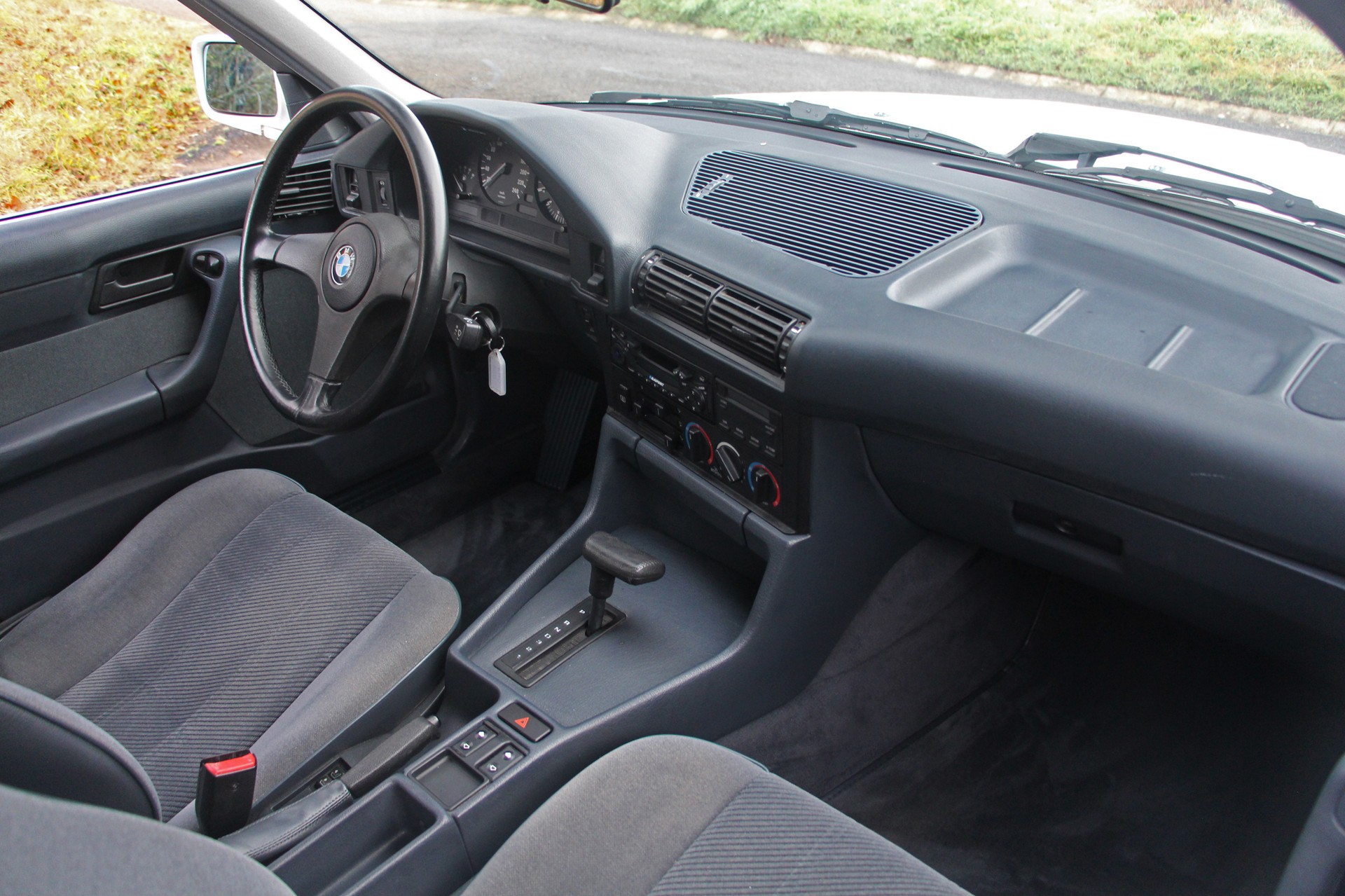 BMW 525i A-image-9