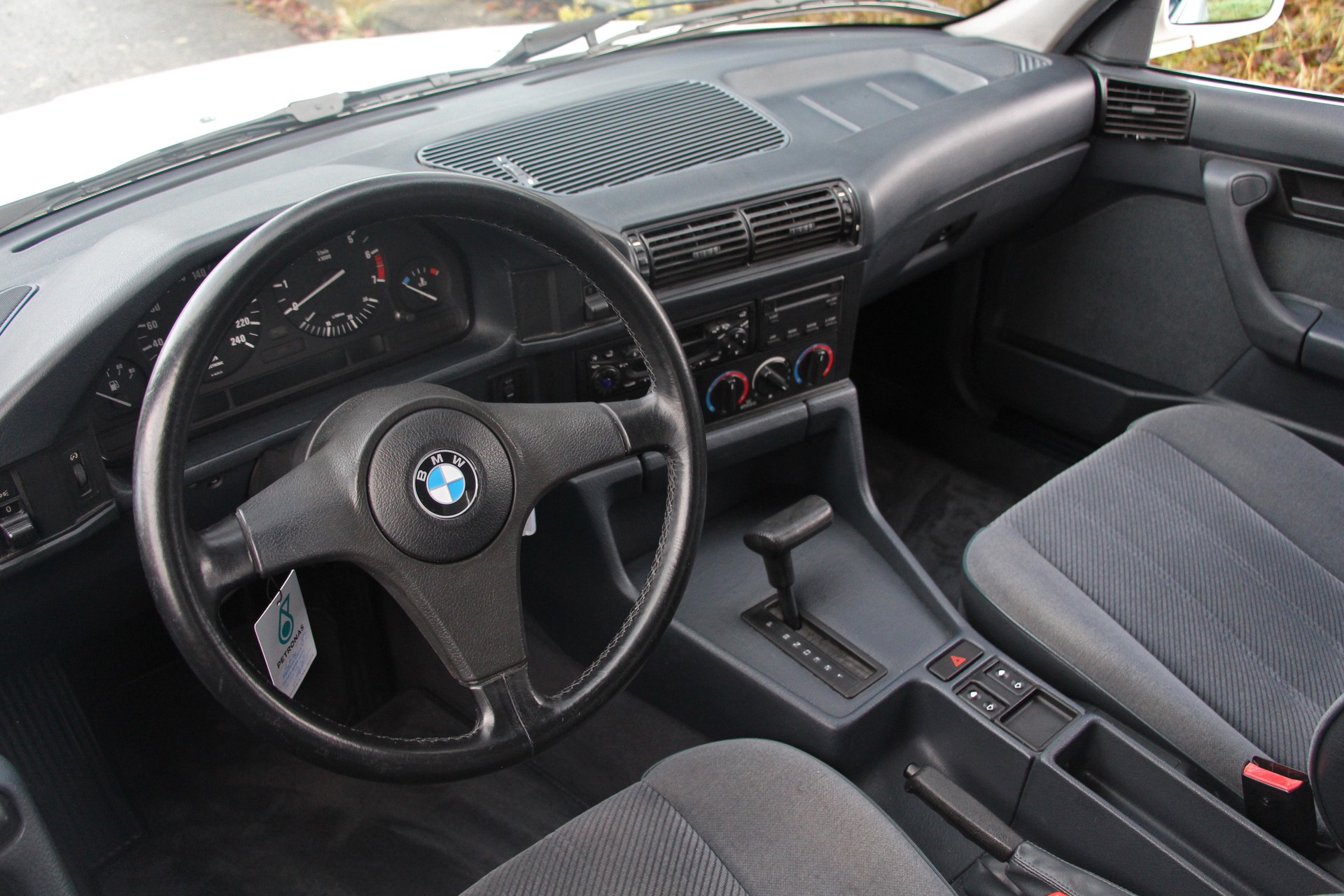 BMW 525i A-image-6