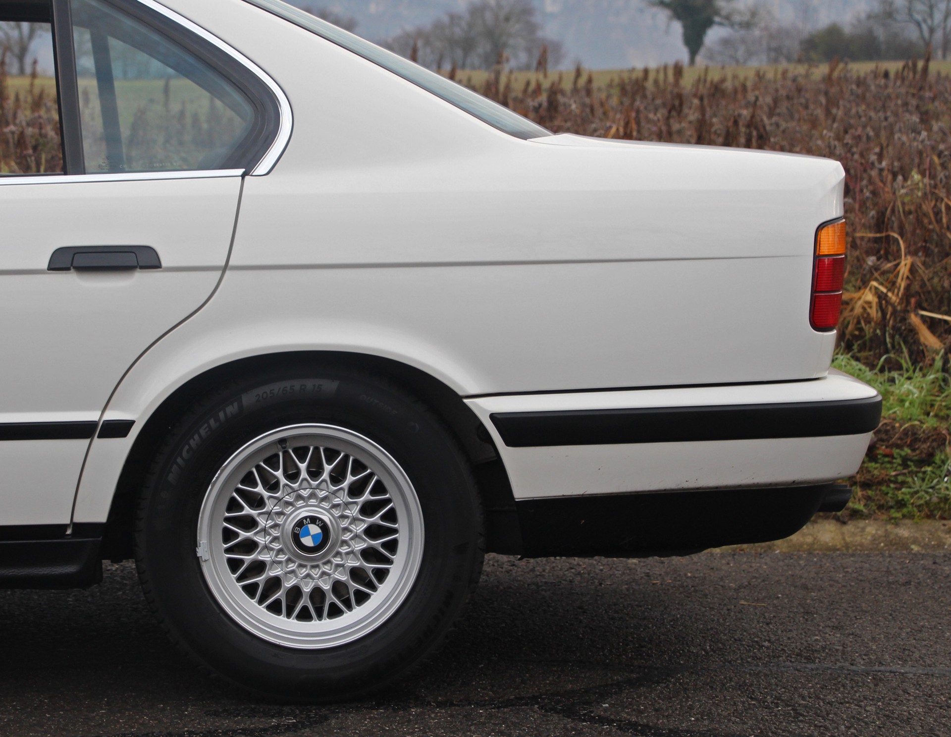 BMW 525i A-image-19