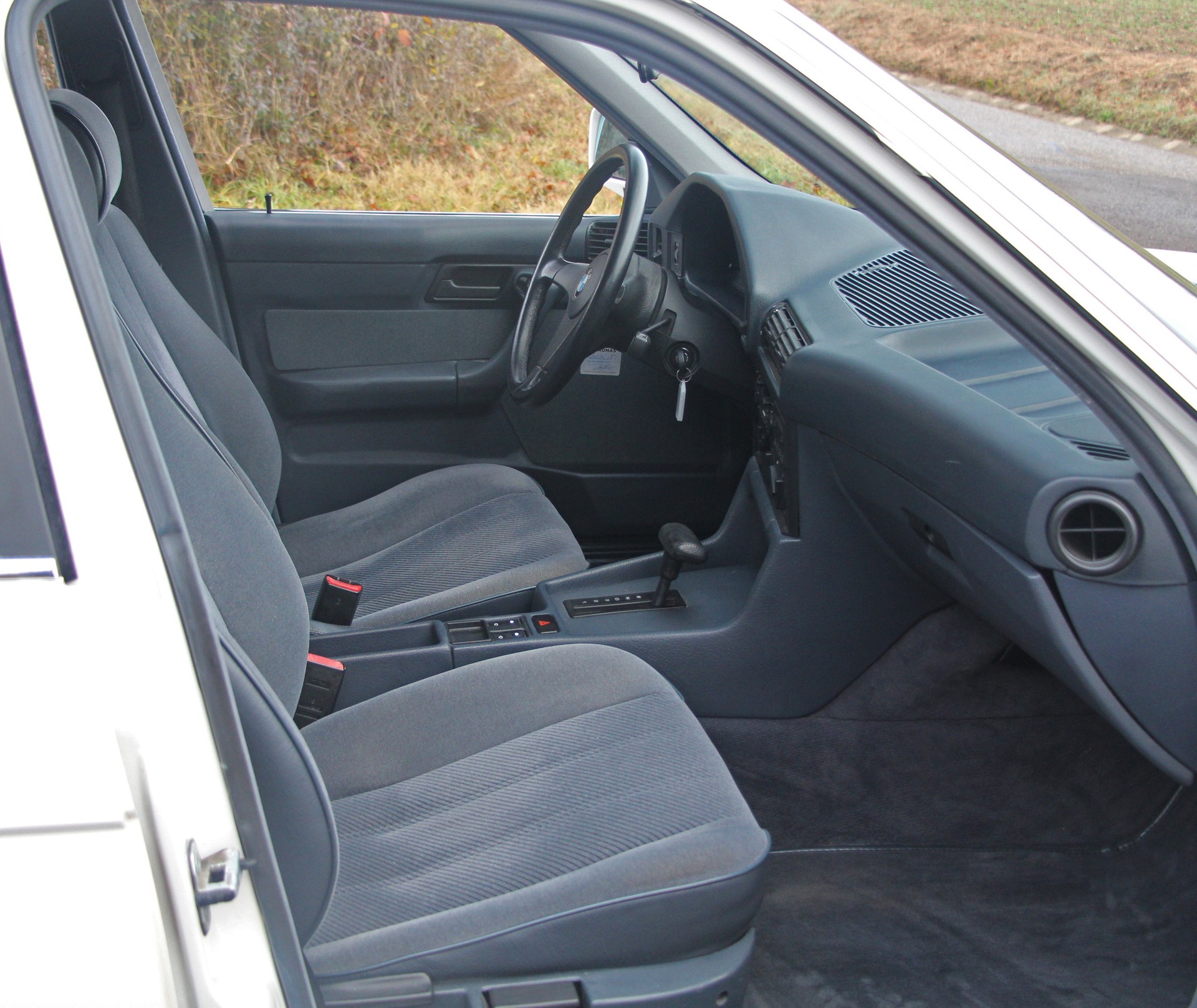 BMW 525i A-image-10
