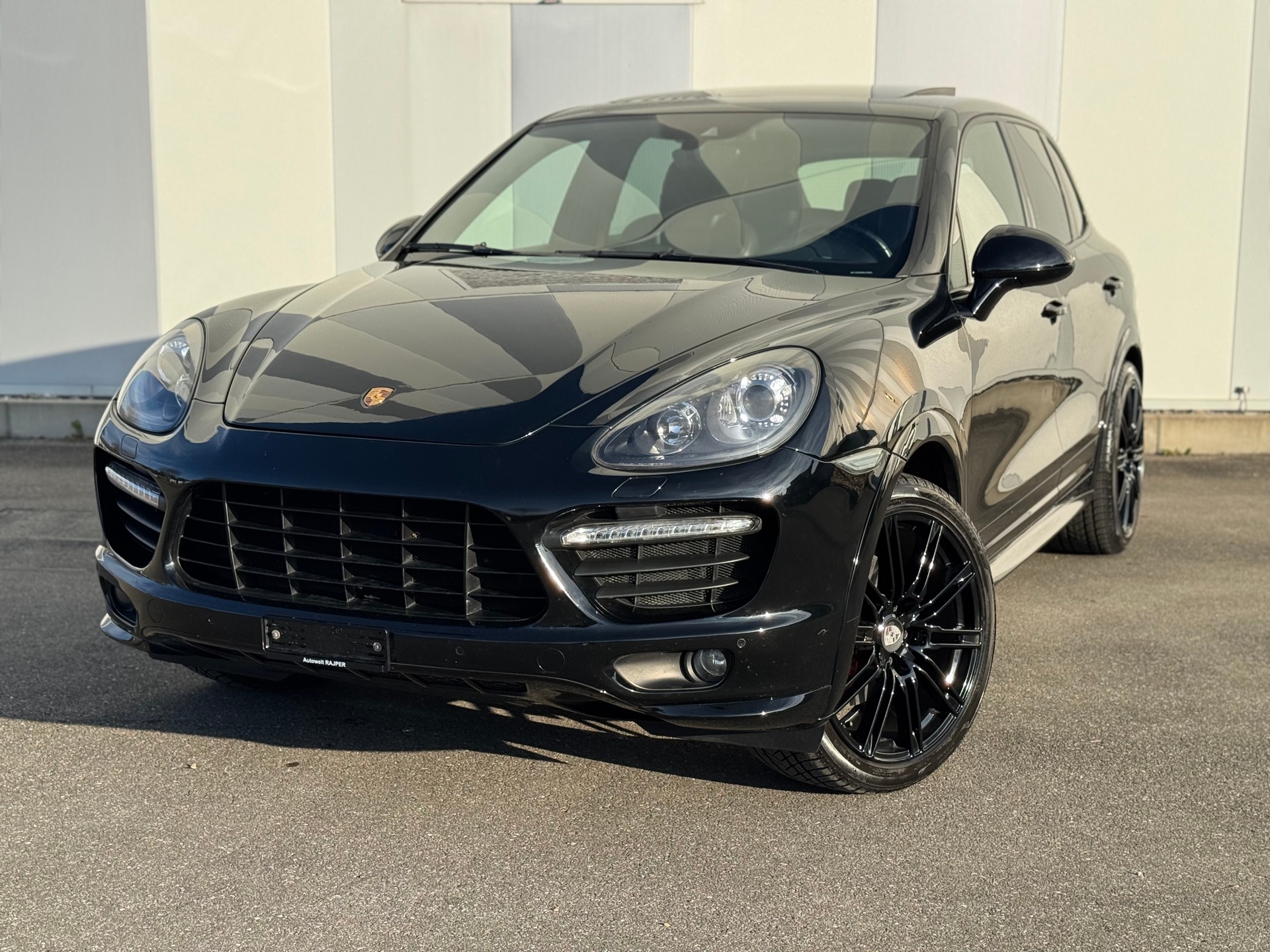 PORSCHE Cayenne GTS