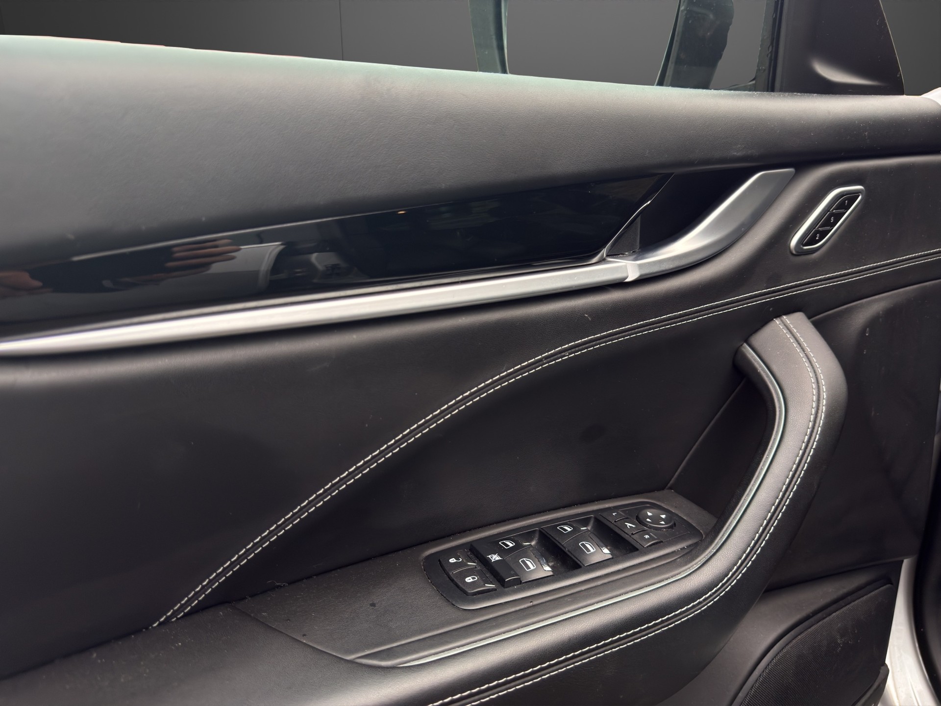 MASERATI Levante S 3.0 V6 Automatica-image-10