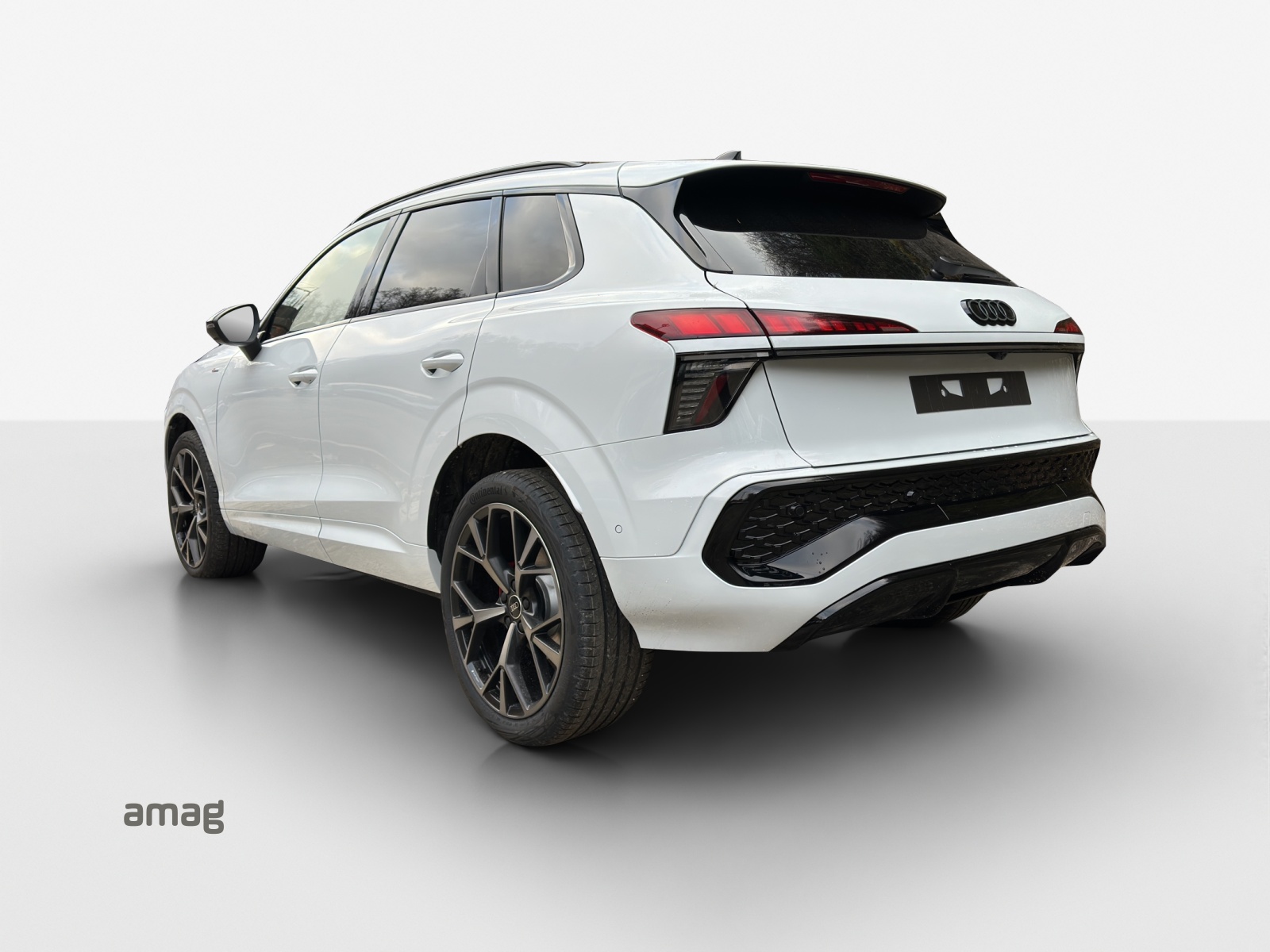 AUDI Q3 SUV 110 kW TFSI S tronic-image-2