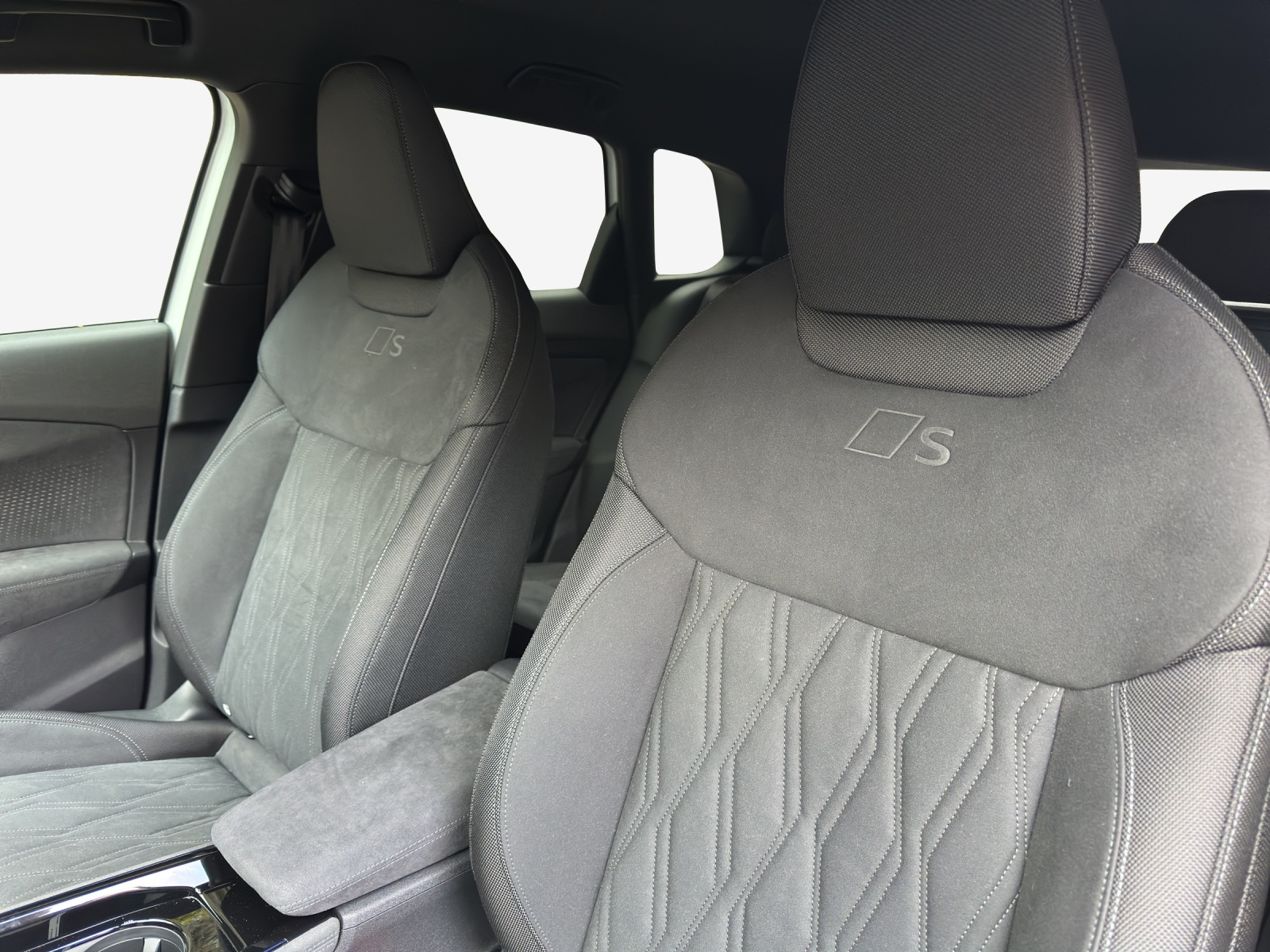 AUDI Q3 SUV 110 kW TFSI S tronic-image-15