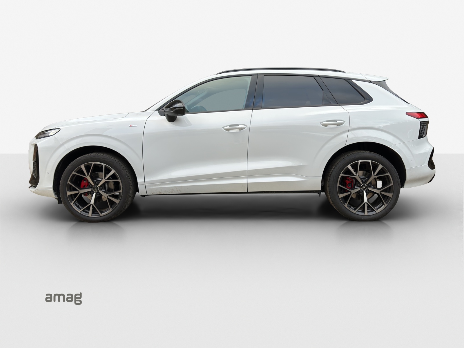 AUDI Q3 SUV 110 kW TFSI S tronic-image-1