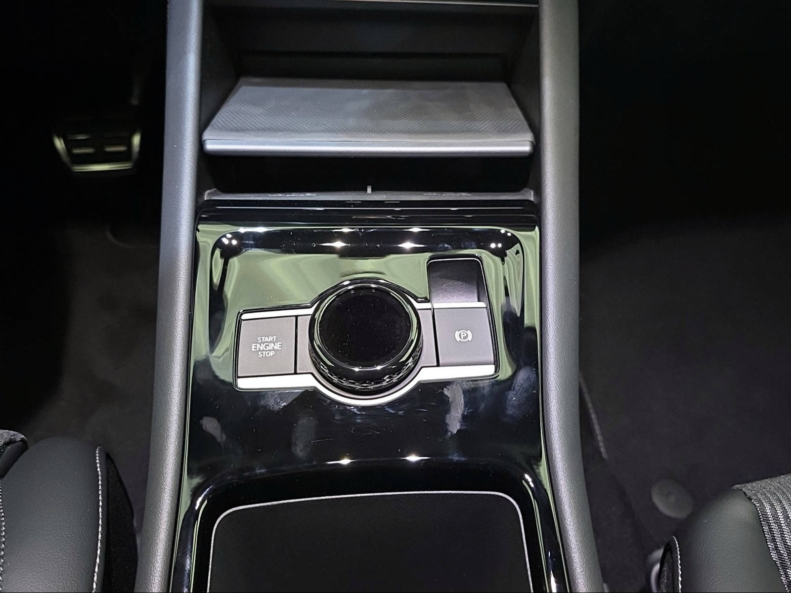 VW VW Tiguan R-Line-image-11