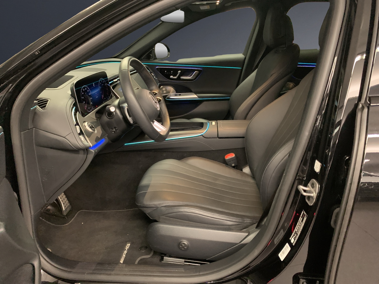 MERCEDES-BENZ E 200 9G-Tronic 4Matic-image-5