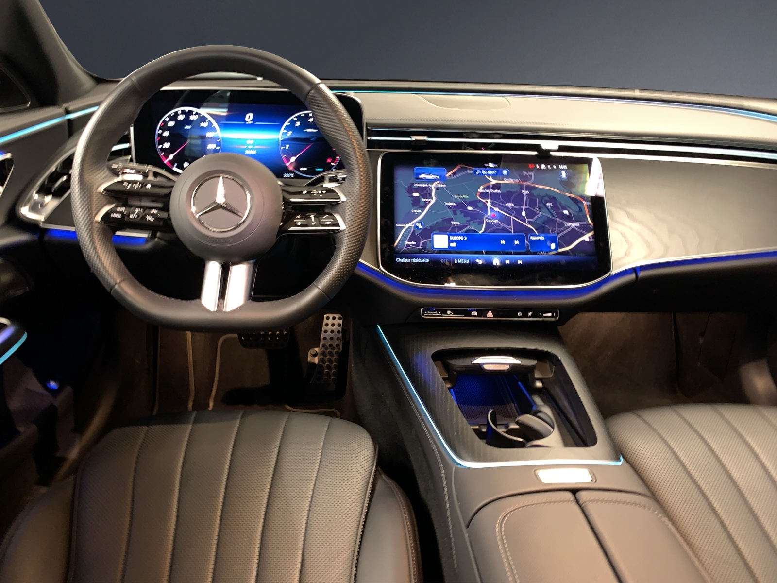 MERCEDES-BENZ E 200 9G-Tronic 4Matic-image-6