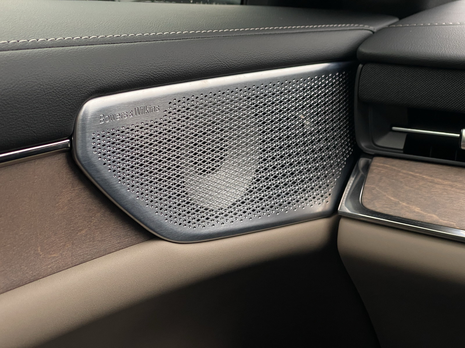 VOLVO ES90 Ultra-image-15