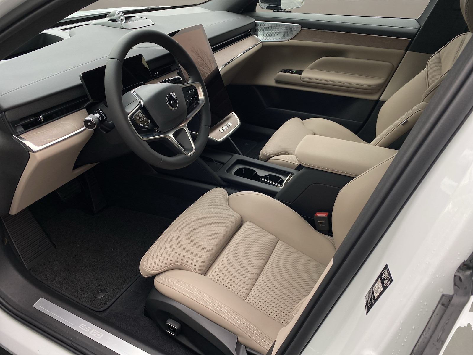 VOLVO ES90 Ultra-image-8