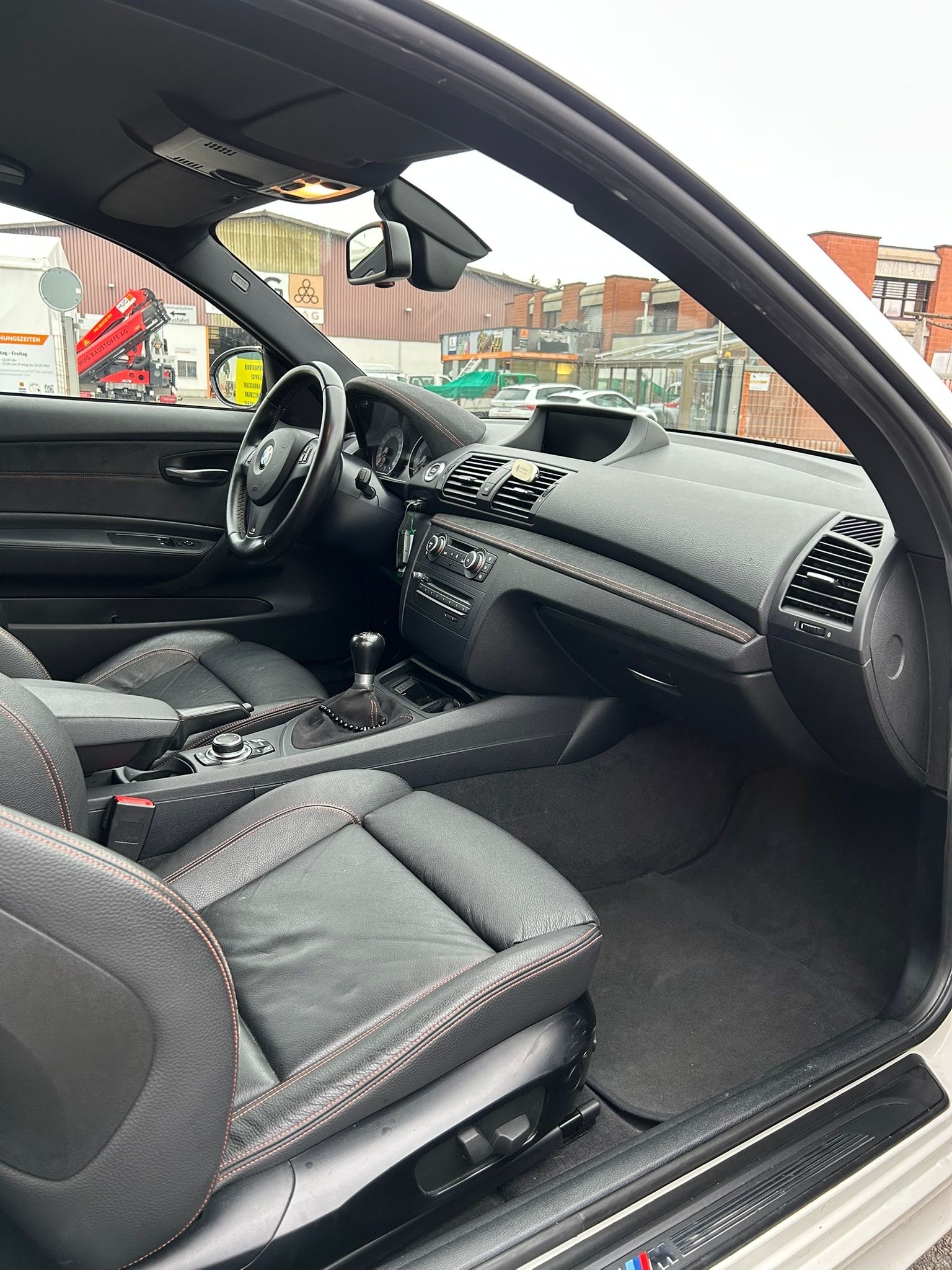 BMW 1er M Coupé-image-5