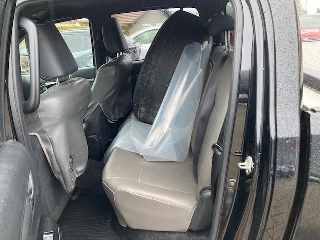 TOYOTA Hilux 2.8D-4D Invincible Double Cab 4x4 A-image-9