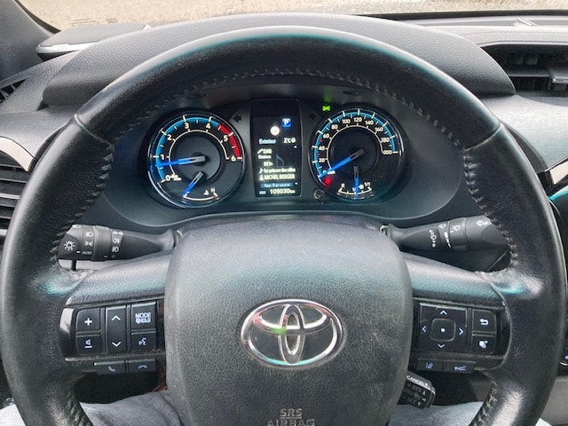 TOYOTA Hilux 2.8D-4D Invincible Double Cab 4x4 A-image-15