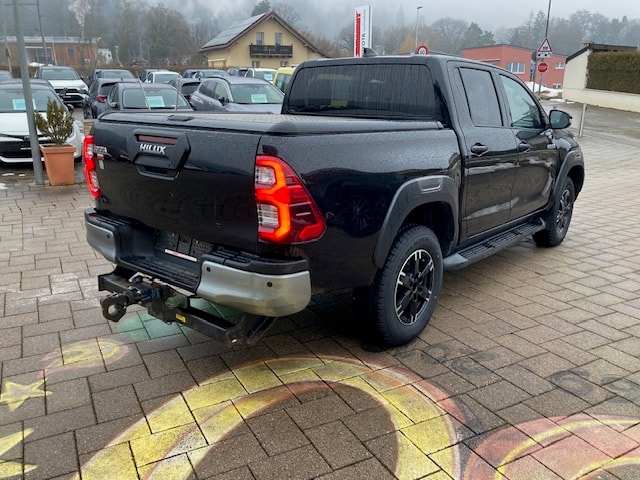 TOYOTA Hilux 2.8D-4D Invincible Double Cab 4x4 A-image-4