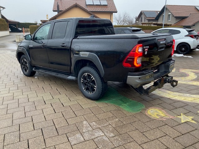 TOYOTA Hilux 2.8D-4D Invincible Double Cab 4x4 A-image-6