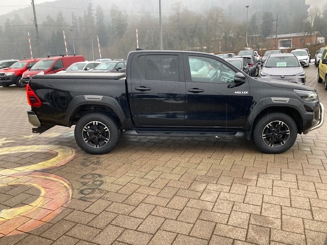 TOYOTA Hilux 2.8D-4D Invincible Double Cab 4x4 A-image-3