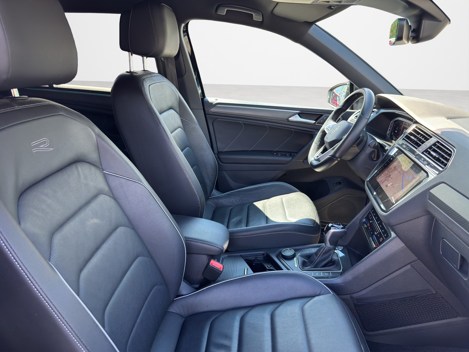VW Tiguan 2.0TSI R-Line 4Motion DSG-image-13