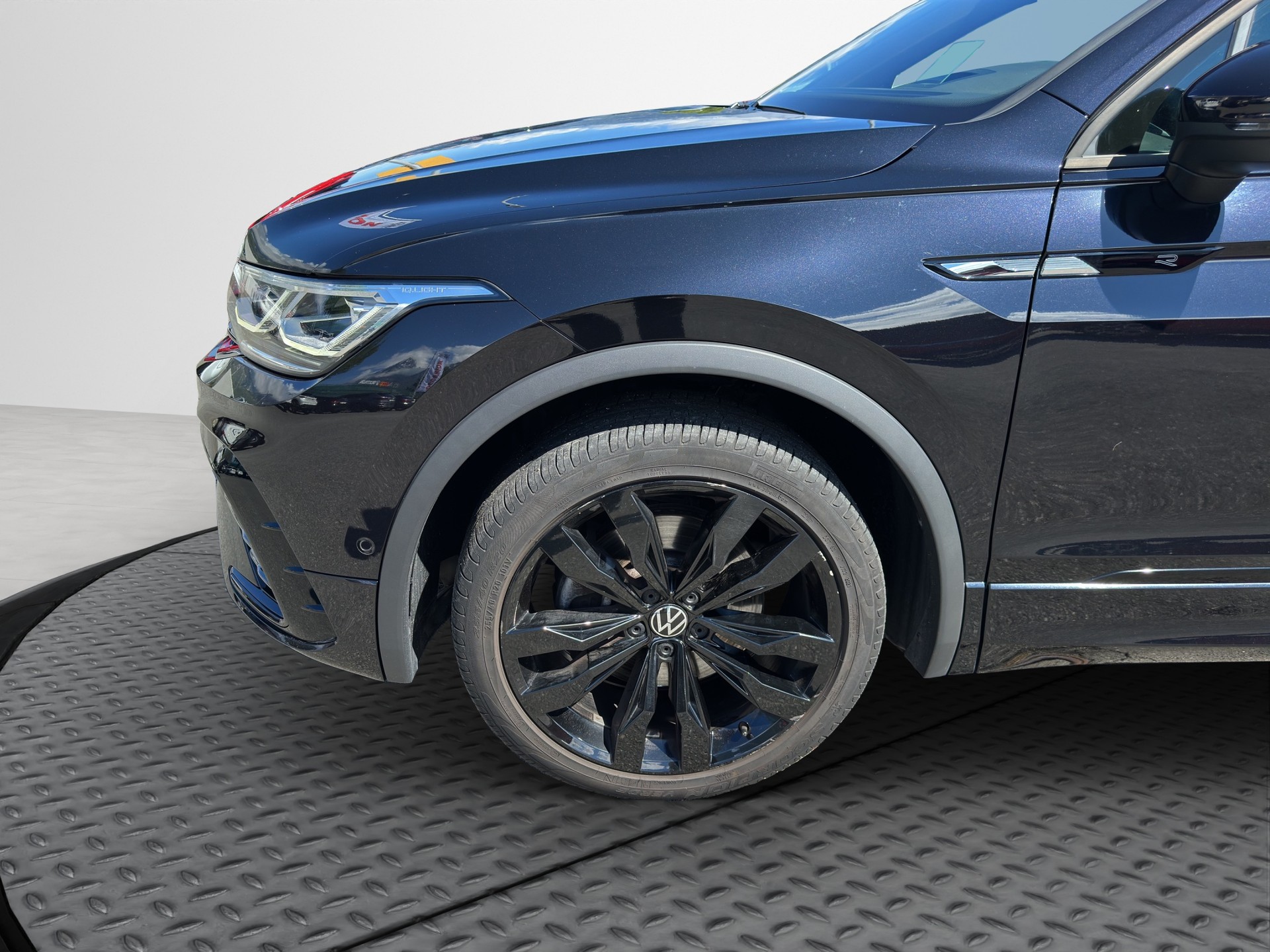 VW Tiguan 2.0TSI R-Line 4Motion DSG-image-15