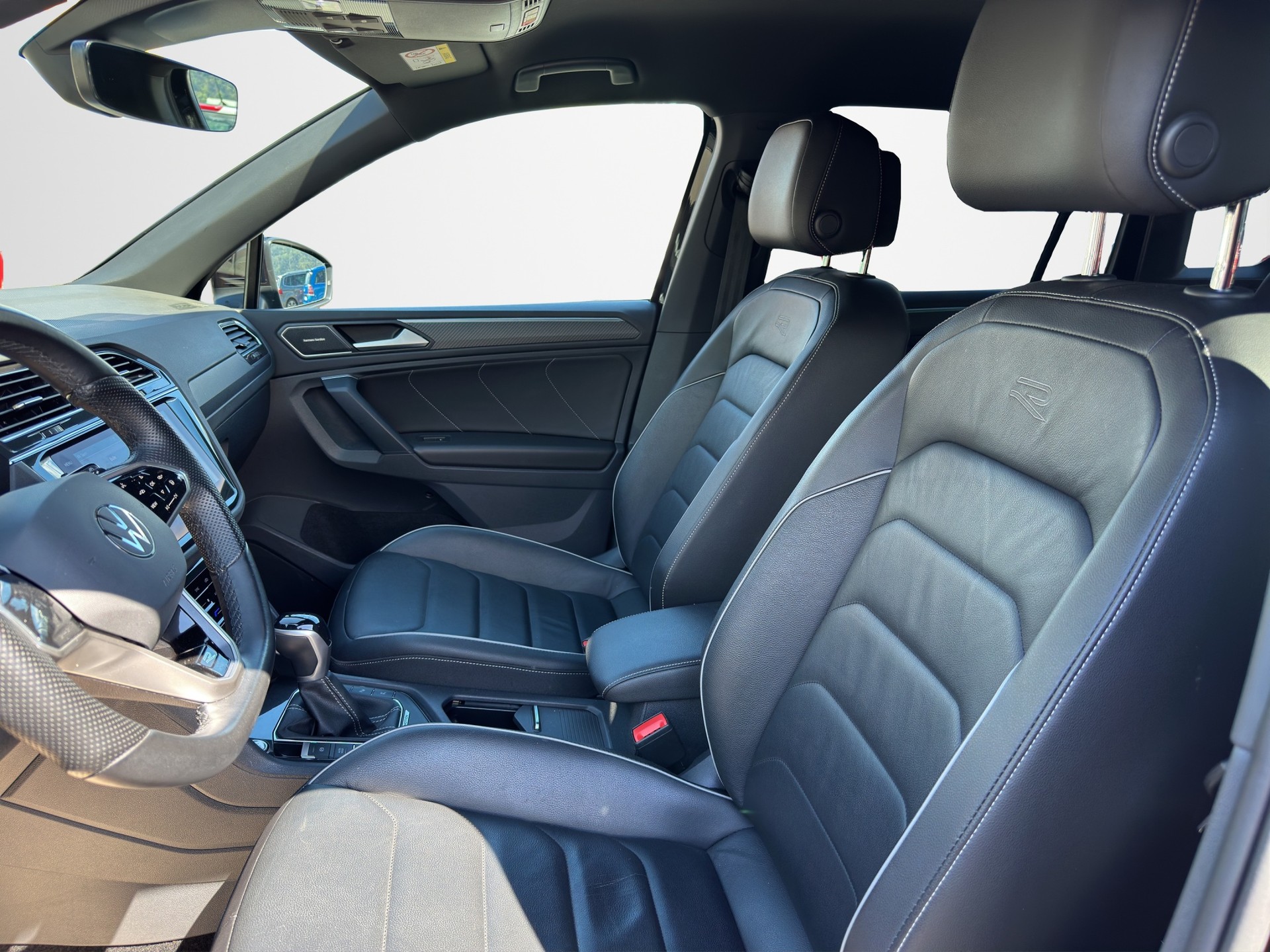 VW Tiguan 2.0TSI R-Line 4Motion DSG-image-8