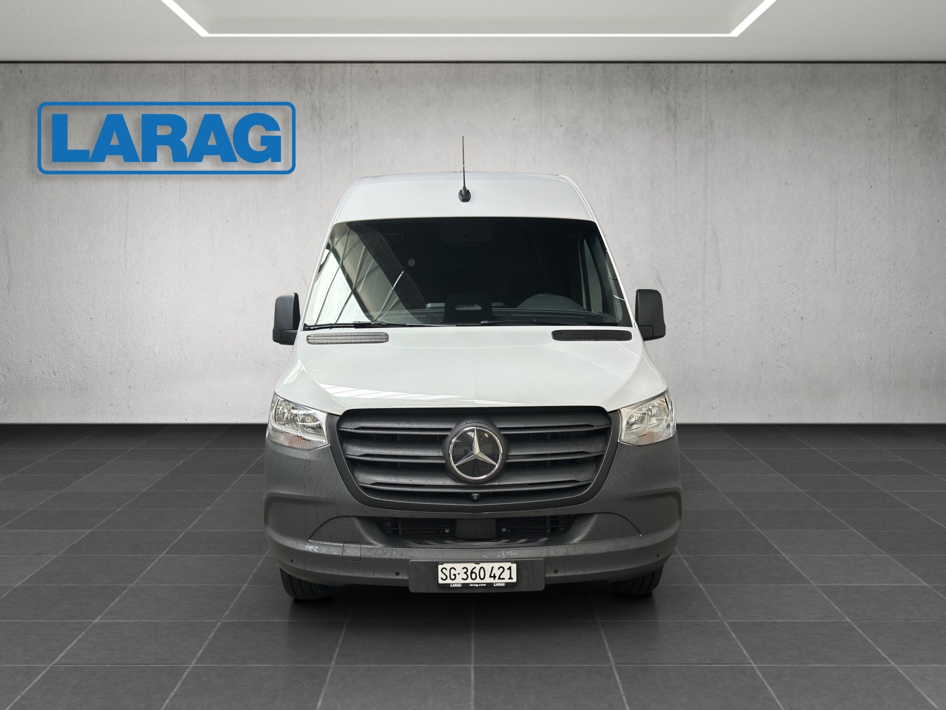 MERCEDES-BENZ eSprinter 420 56kWh Standard Hoch Pro-image-1