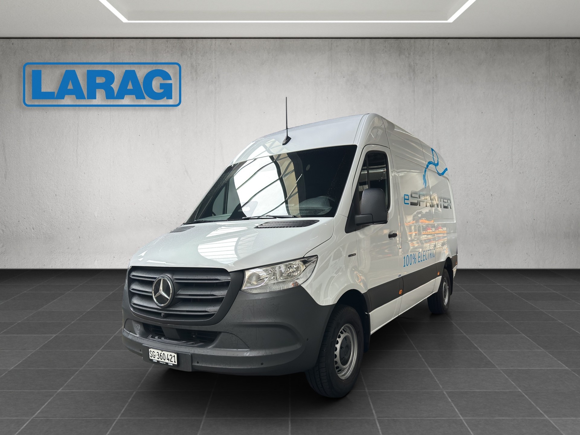 MERCEDES-BENZ eSprinter 420 56kWh Standard Hoch Pro-image-0