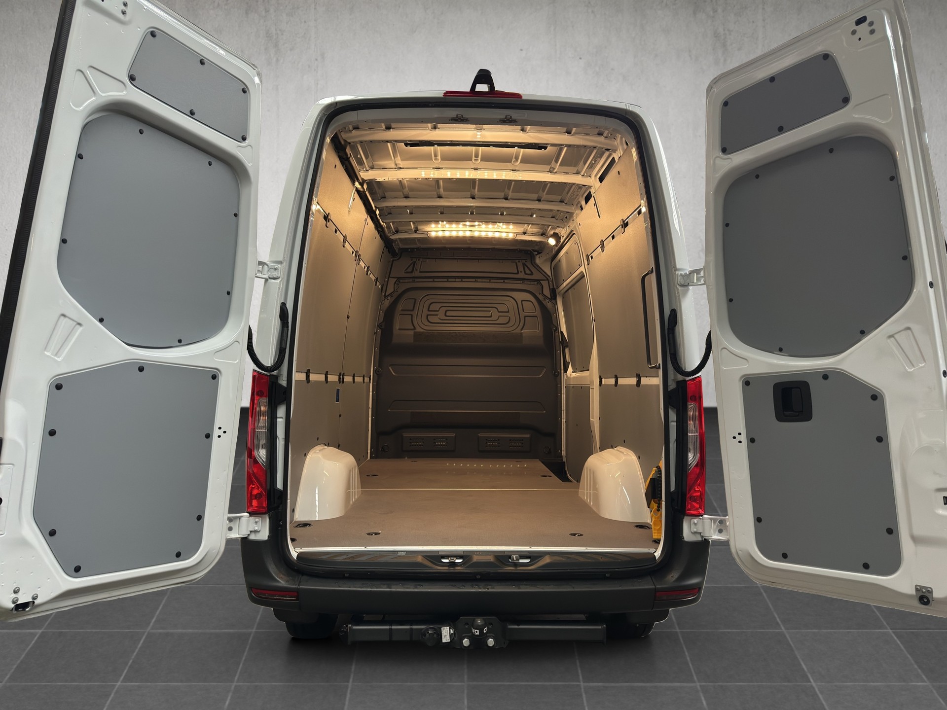 MERCEDES-BENZ eSprinter 420 56kWh Standard Hoch Pro-image-9