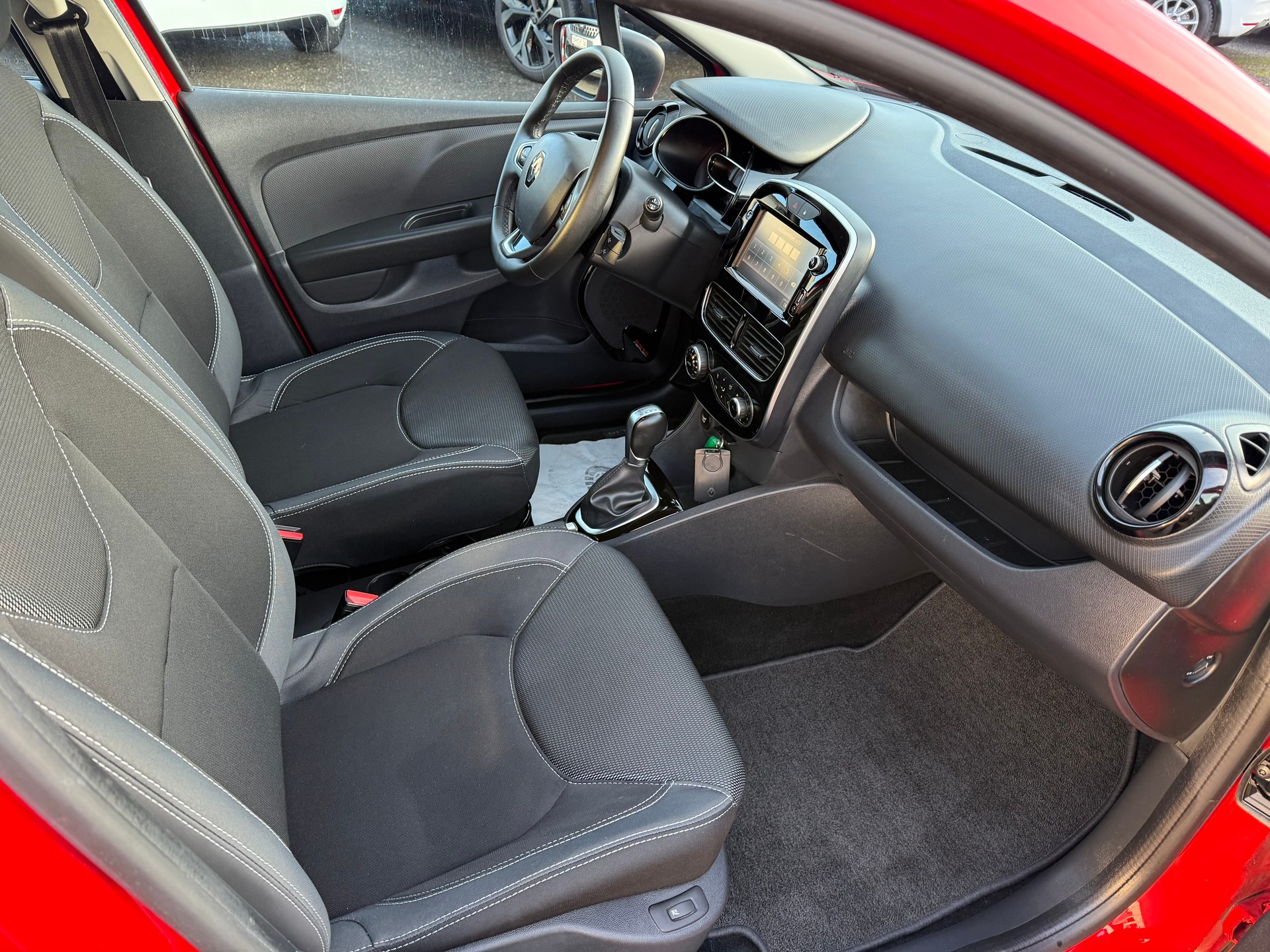 RENAULT Clio 1.5 dCi Business Line EDC-image-8