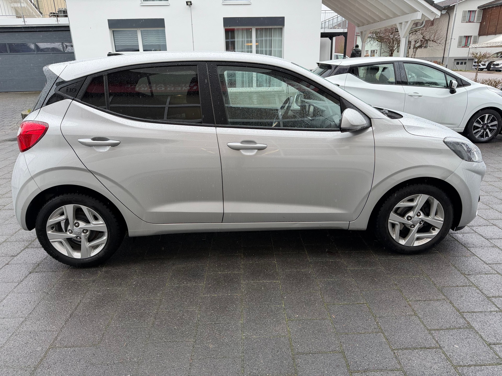 HYUNDAI i10 1.2 Amplia Automat-image-4