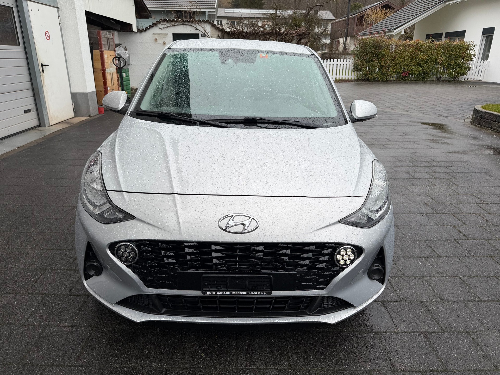 HYUNDAI i10 1.2 Amplia Automat-image-1