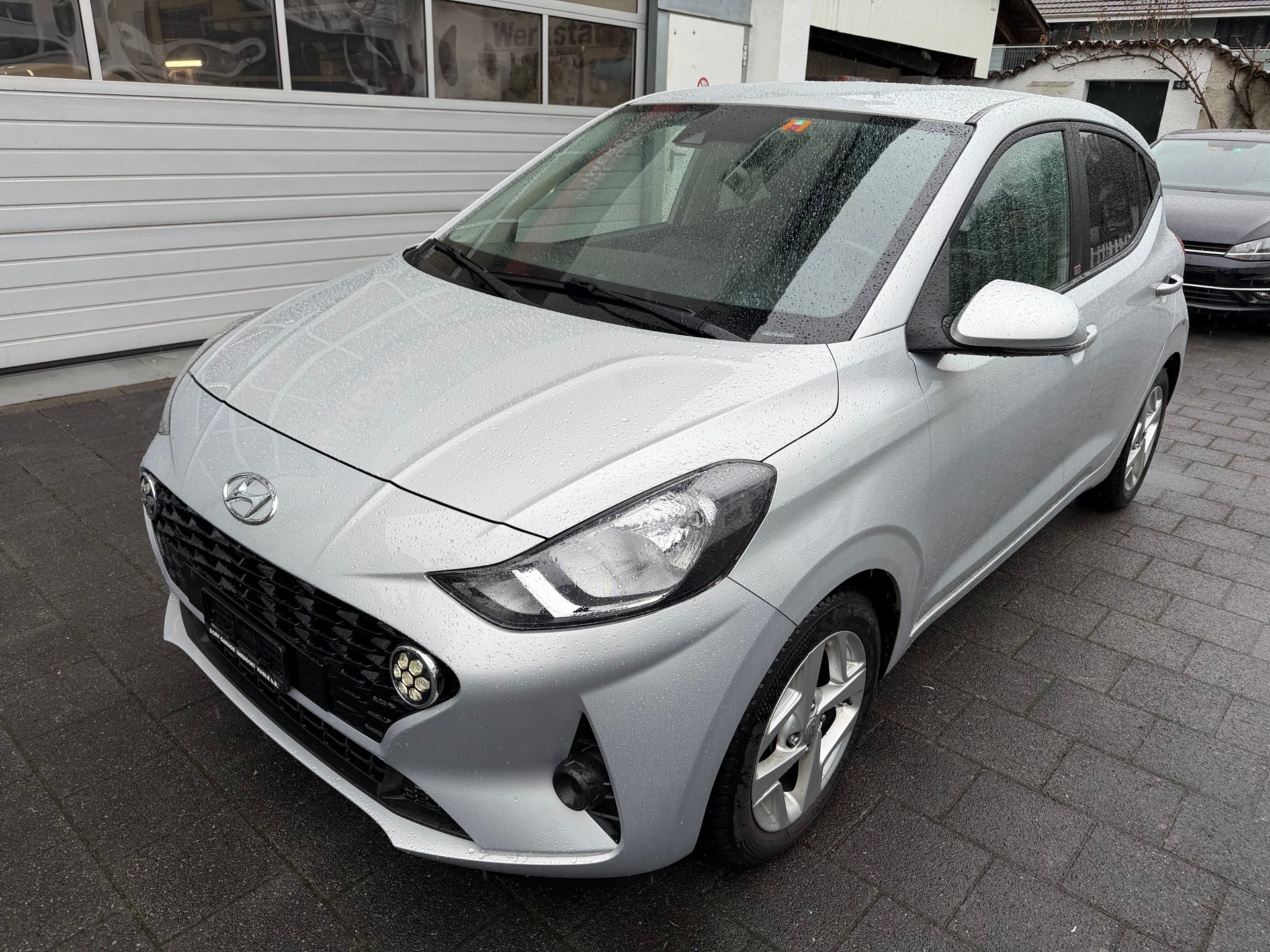 HYUNDAI i10 1.2 Amplia Automat-image-2