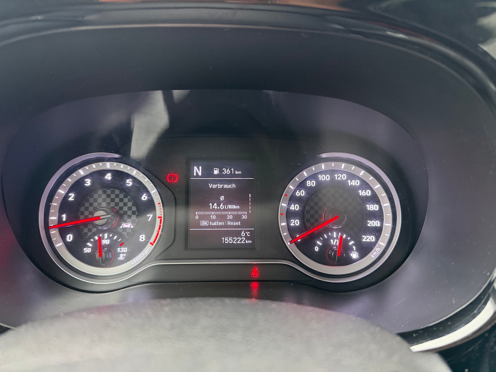 HYUNDAI i10 1.2 Amplia Automat-image-11