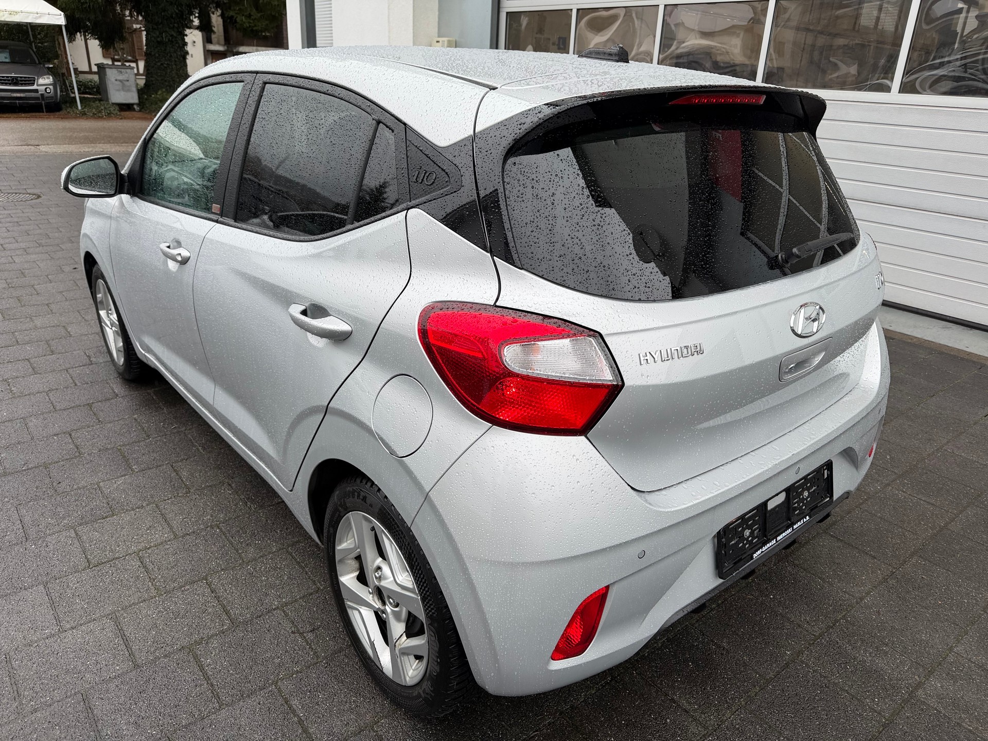 HYUNDAI i10 1.2 Amplia Automat-image-7