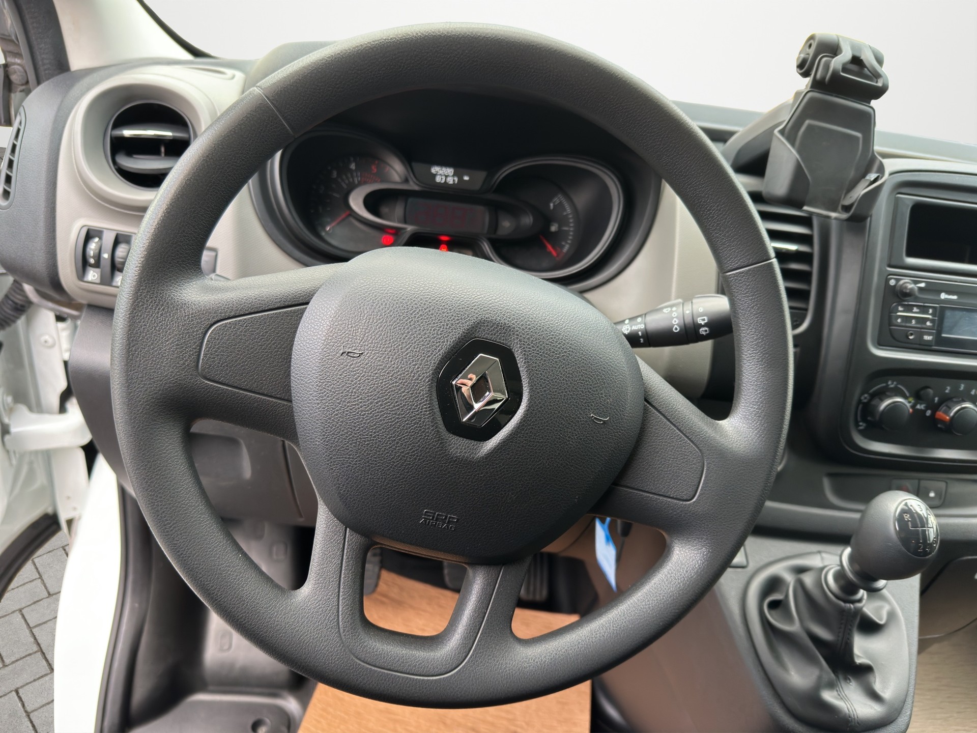 RENAULT Trafic 1.6 dCi 120 2.9t Business L1H1-image-9