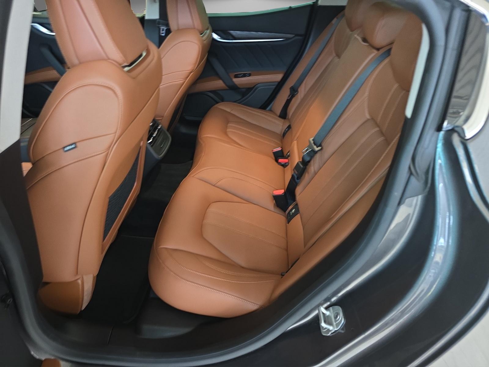 MASERATI Ghibli 3.0 V6 S Modena Q4-image-14